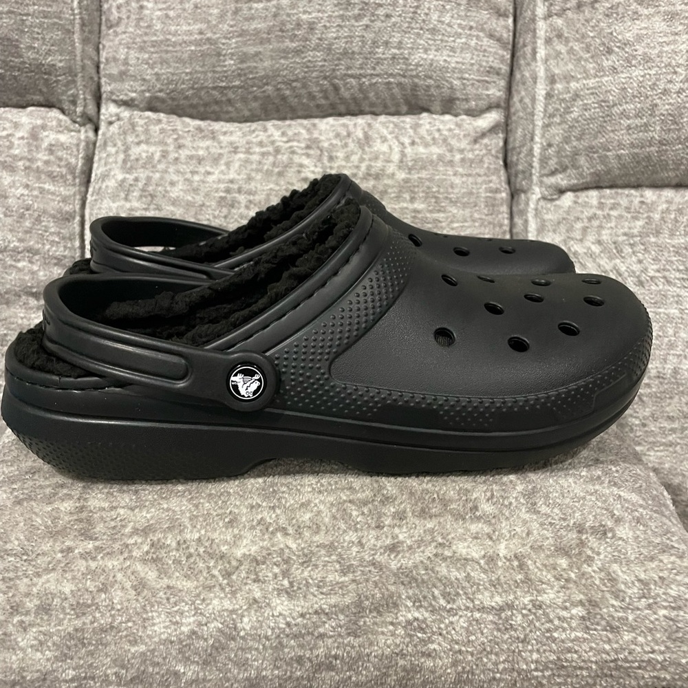 CROCS Classic Lined Fuzzy Clog for Men, Size 12.